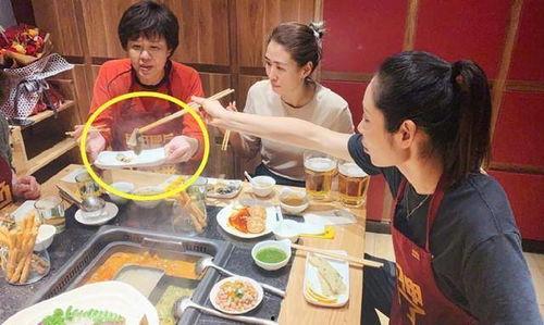 姐妹聚餐吃瓜视频,揭秘吃瓜视频背后的秘密