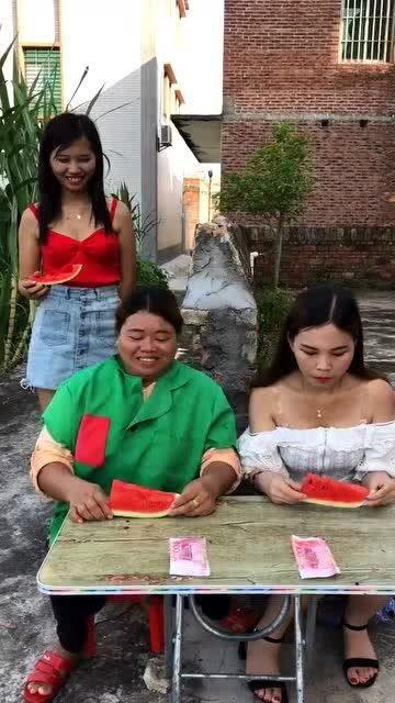 吃瓜比赛搞笑视频完整版在线观看,在线观看笑料连连