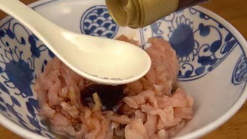 儿子吃佛手瓜视频,趣味横生的美食体验