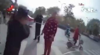 凉山女生拿刀吃瓜视频