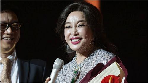 刘晓庆视频吃瓜,揭秘娱乐圈幕后故事