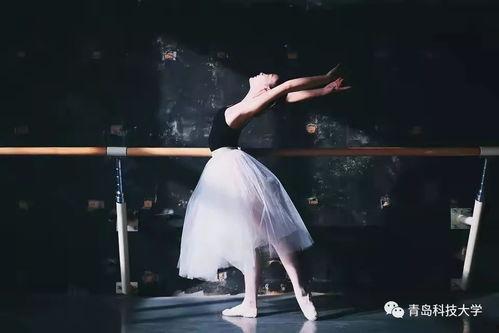 舞蹈学姐吃瓜图片大全视频,揭秘校园热辣视频幕后花絮