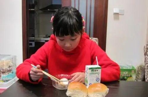 可爱的学员吃瓜视频,校园生活趣味横生，可爱瞬间引网友热议