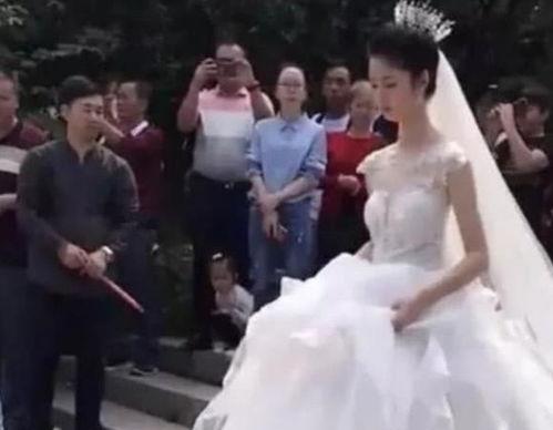 云南新娘子吃瓜视频播放,揭秘当地独特婚俗