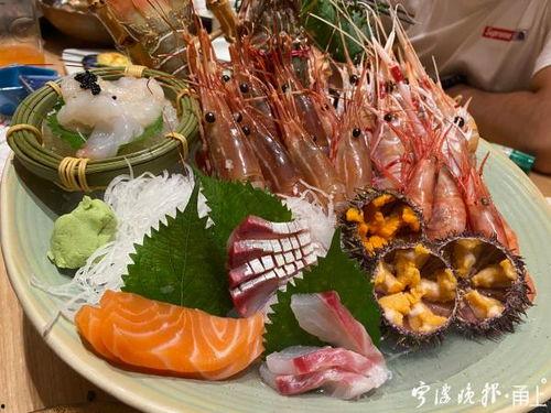 宁波女子吃隔夜瓜视频,宁波女子隔夜瓜事件引发食品安全关注