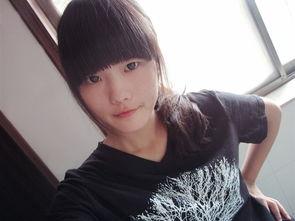 婷儿户外直播吃瓜视频,现场品尝新鲜瓜果，美味瞬间引网友热议