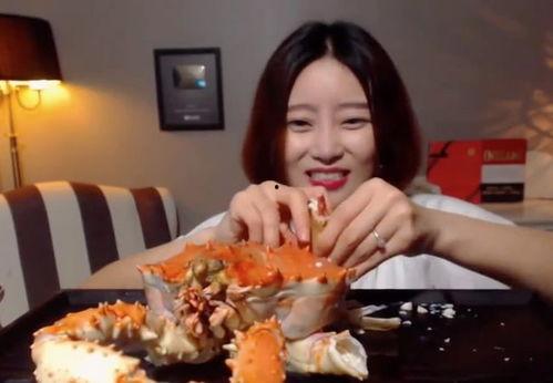 美女吃螺肉和瓜视频,美女大快朵颐螺肉瓜视频走红网络