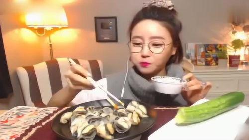 美女吃螺肉和瓜视频,美女大快朵颐螺肉瓜视频走红网络