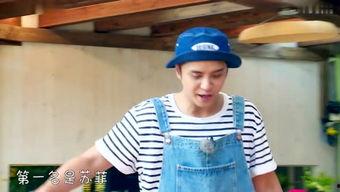 萌娃暴力吃瓜视频,萌态百出，暴力瓜吃法引网友热议