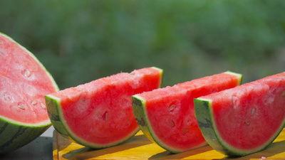 西昌十七度吃瓜视频,揭秘网红吃瓜视频背后的故事