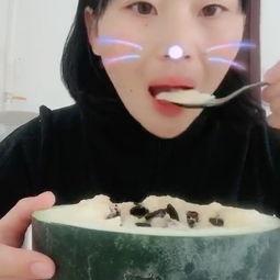 播放胖妹吃瓜视频在线观看,欢乐瞬间，尽享生活趣味